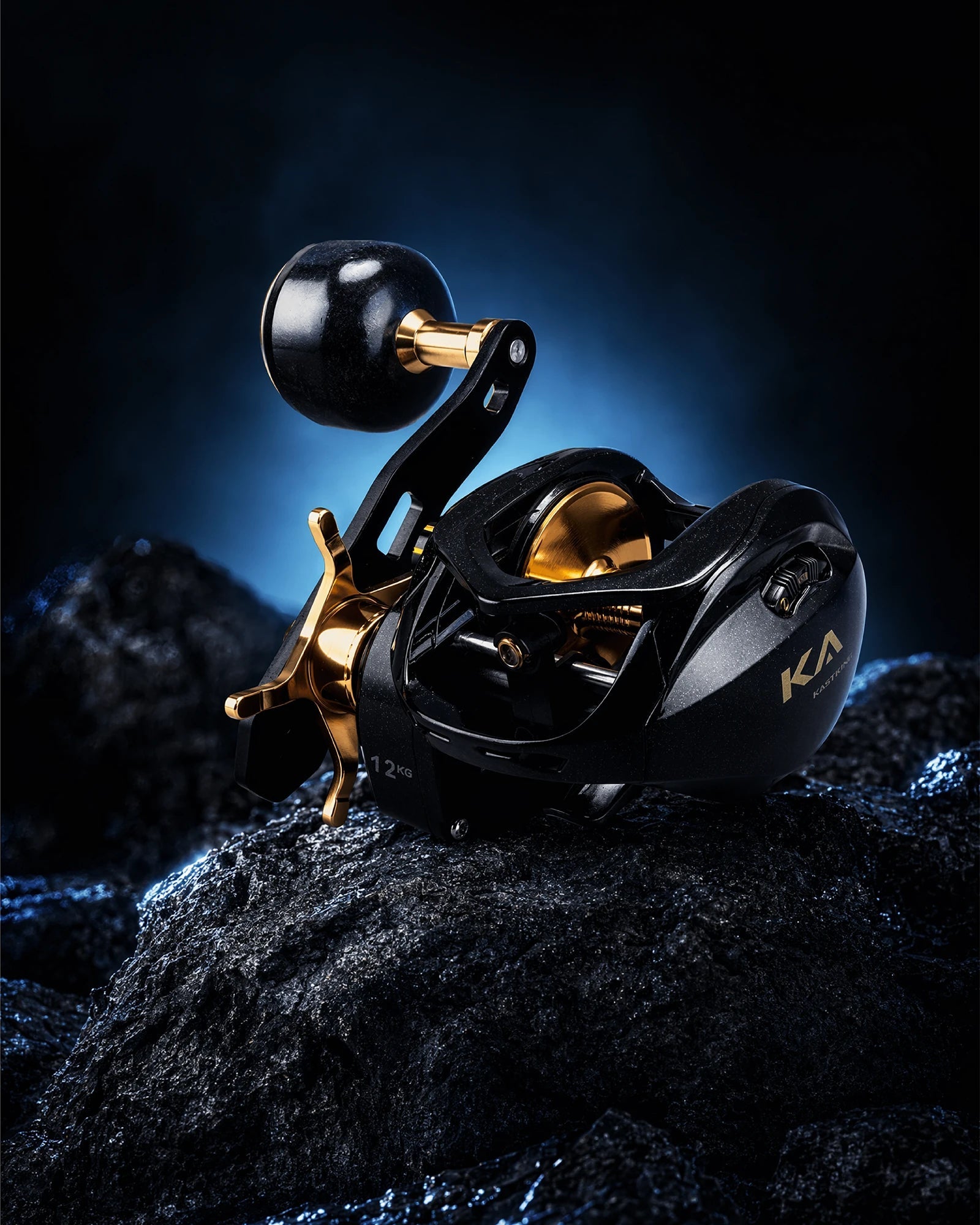 BATTLE BC400 baitcasting reel on wet rocks